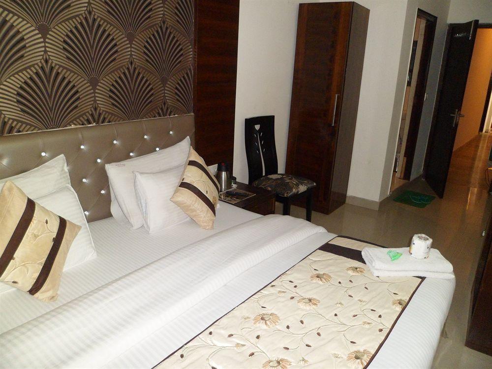 Hotel Arjun New Delhi Exterior foto