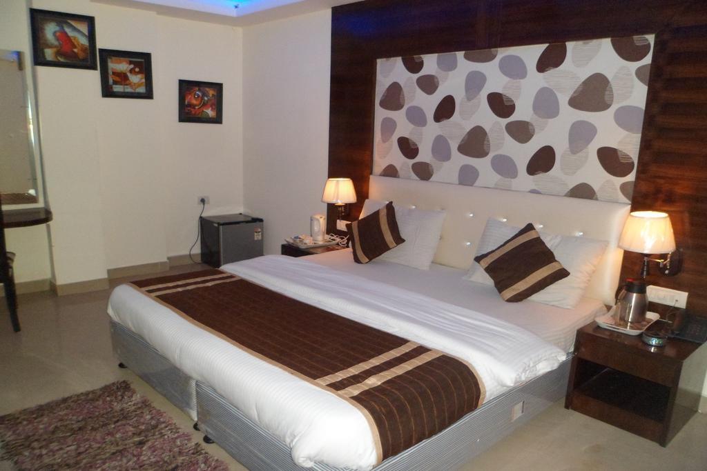 Hotel Arjun New Delhi Exterior foto