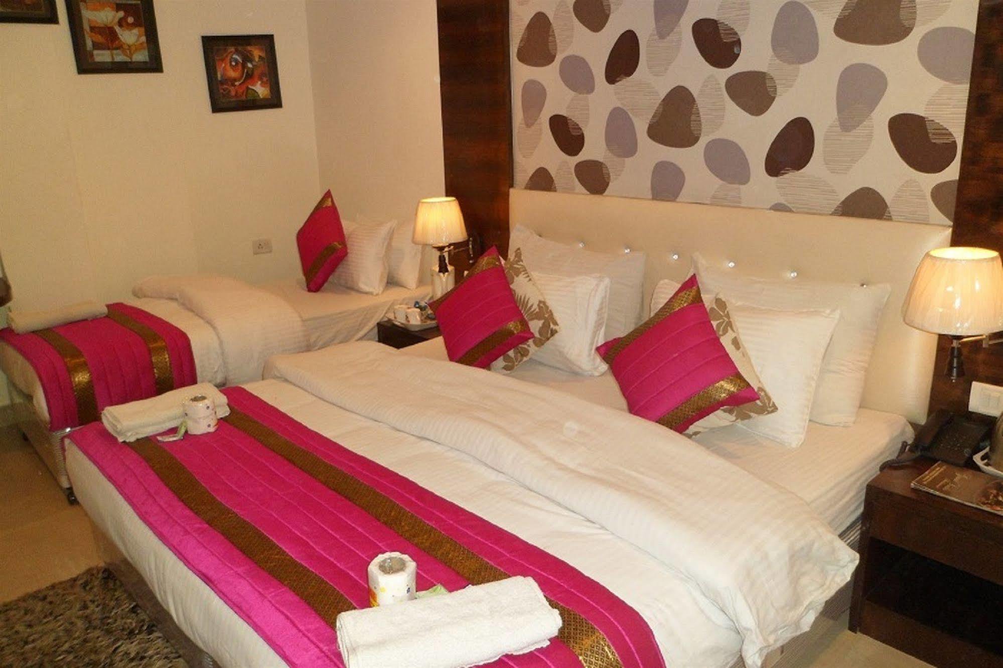 Hotel Arjun New Delhi Exterior foto