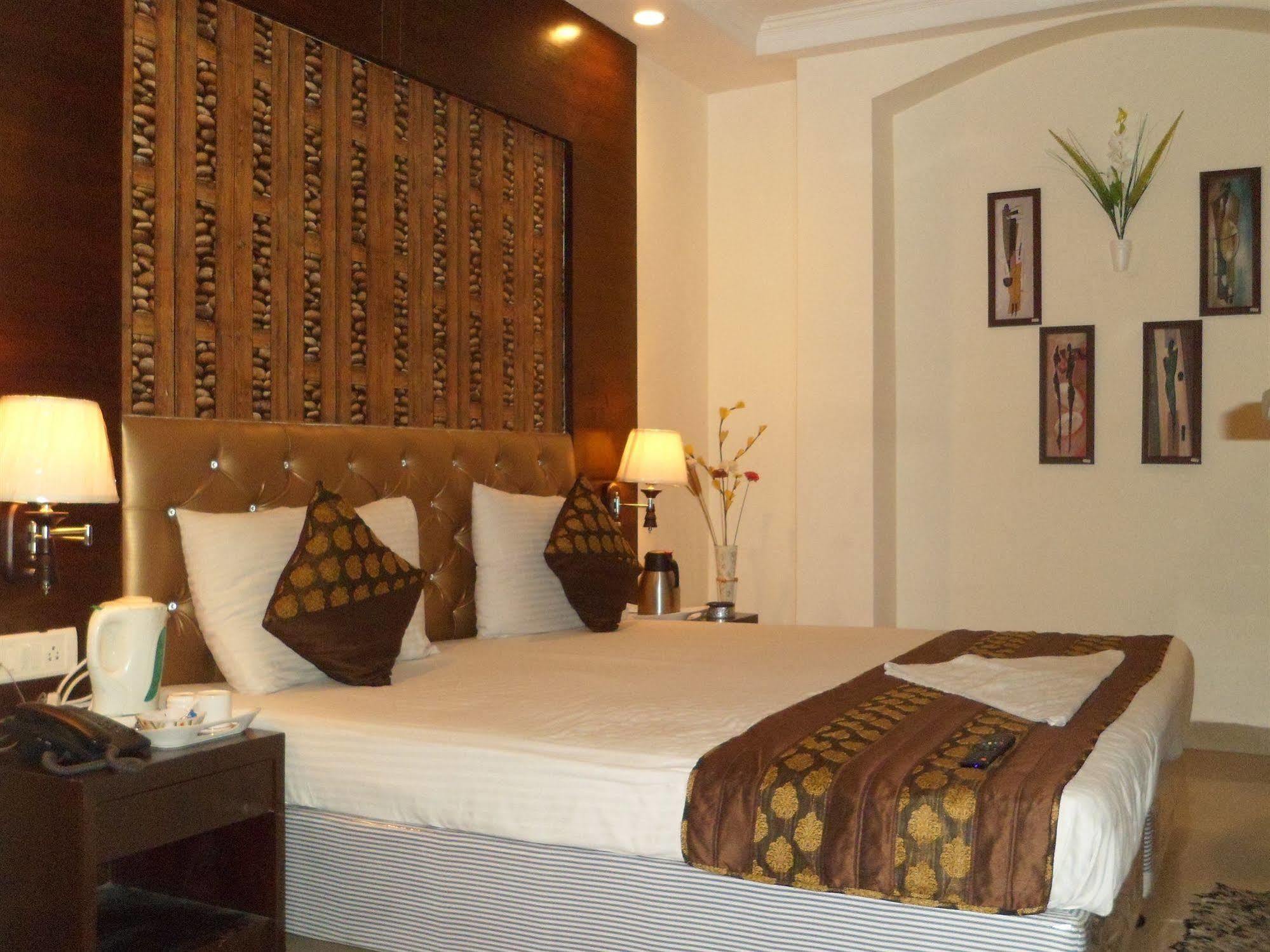 Hotel Arjun New Delhi Exterior foto