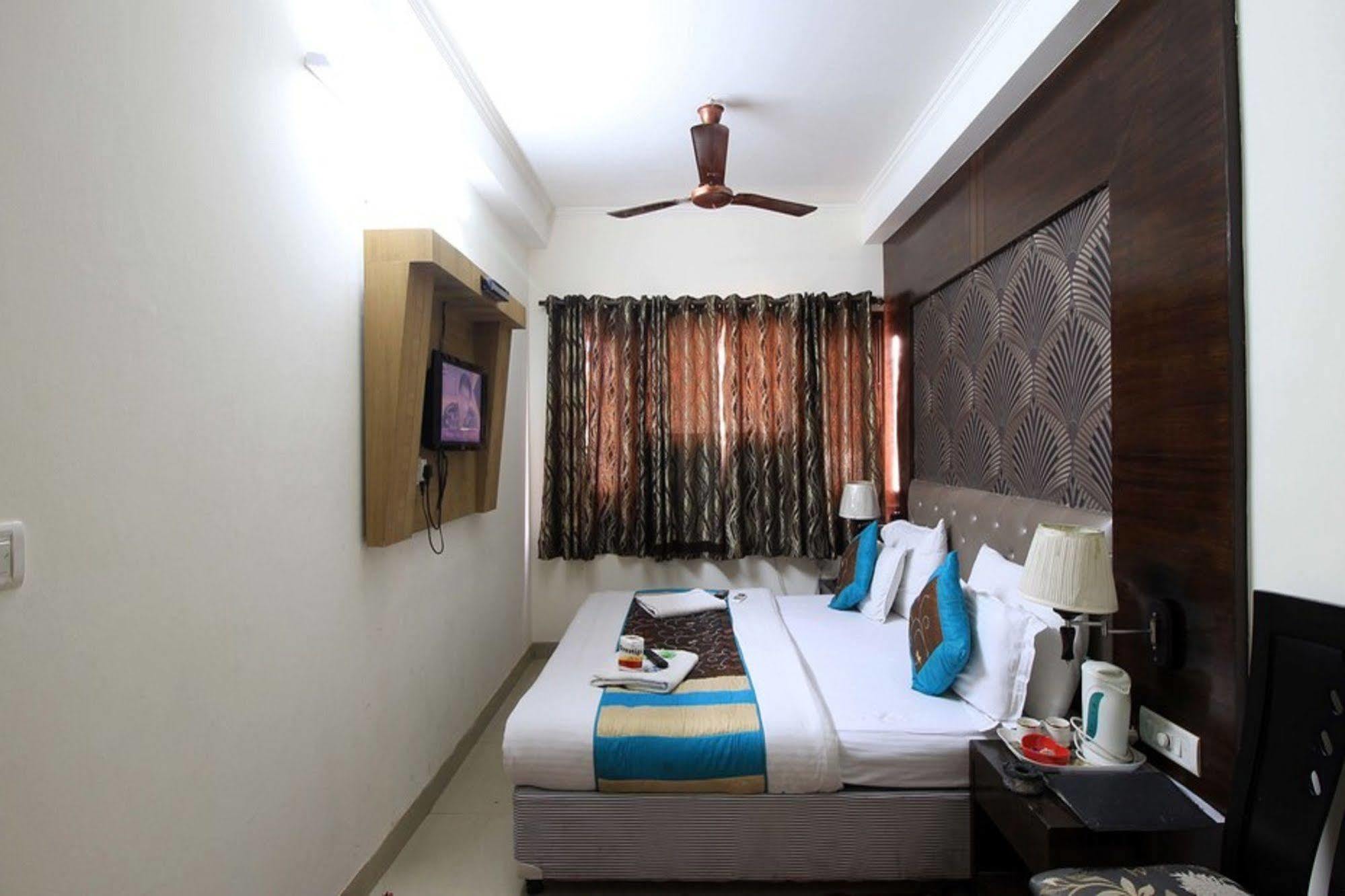 Hotel Arjun New Delhi Exterior foto